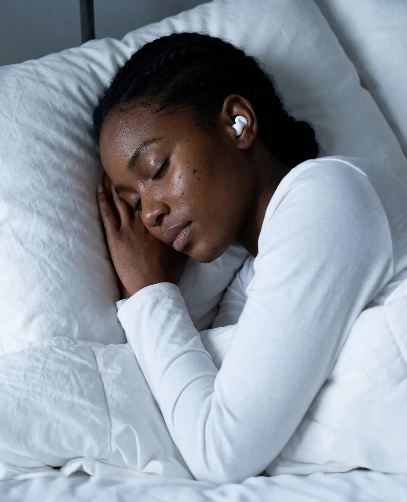 Huésped durmiendo con tapaoídos